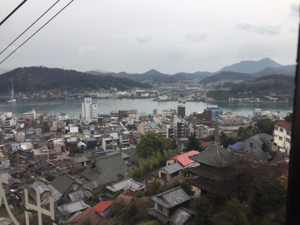 Ausblick auf Onomichi aus der Seilbahn.